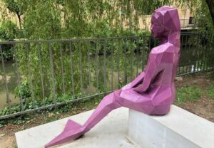 melusina purple statue